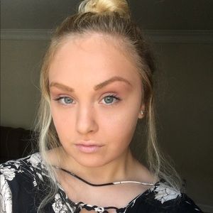 Meet your Posher, Ava